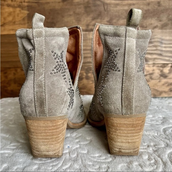Jeffrey Campbell Asterial Booties Sz 8 Taupe Suede Star Studded Rock Western - Picture 14 of 16